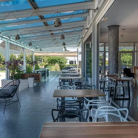 Fani Luxury Boutique * 스타브로스